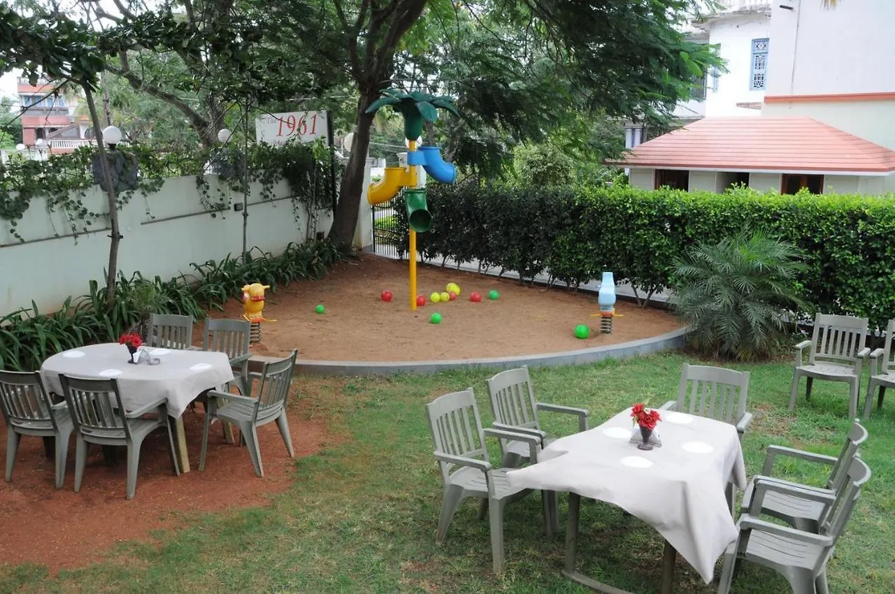 Kumar'S The White House Hotel Mysore
