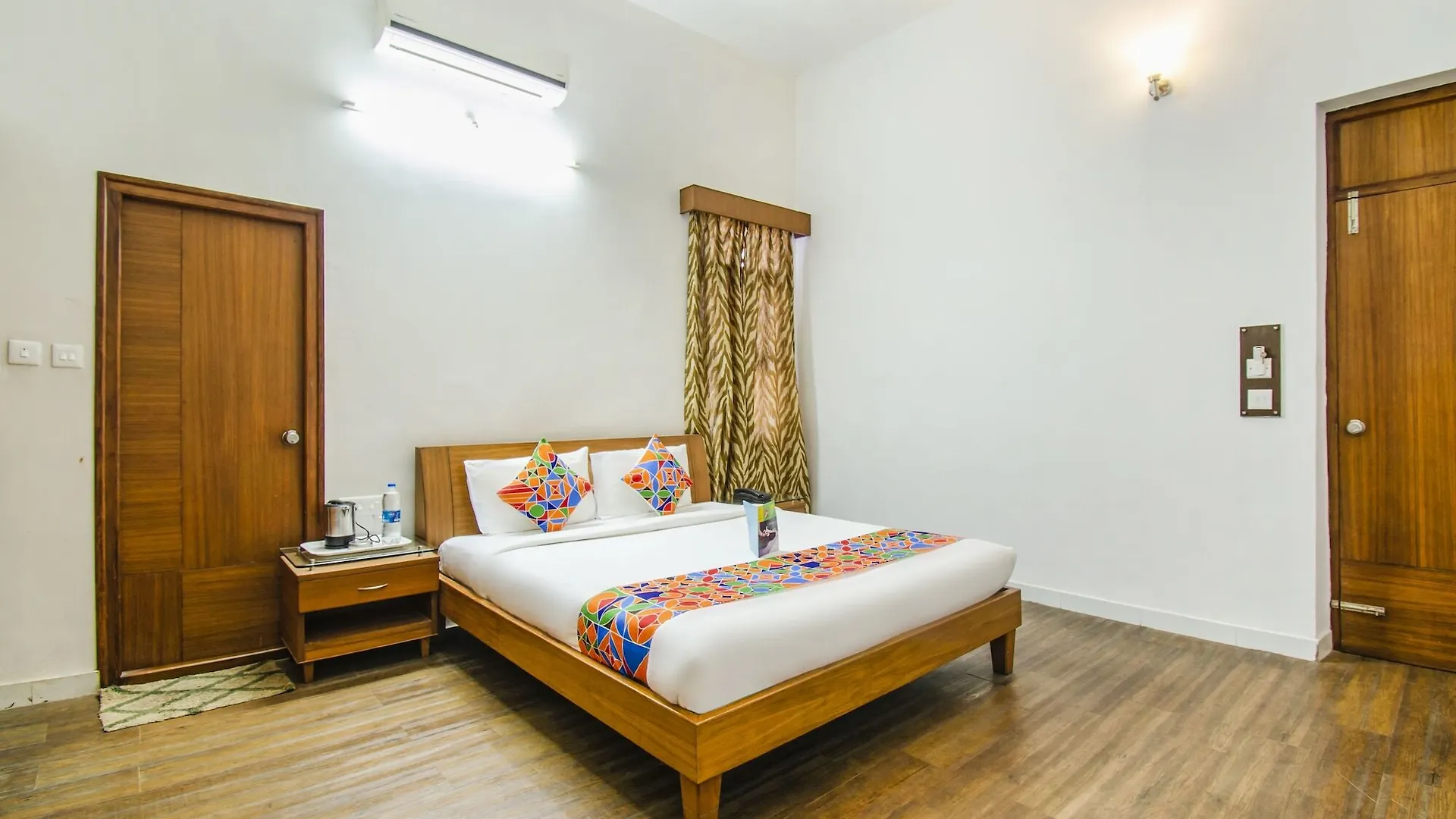 Kumar'S The White House Hotel Mysore